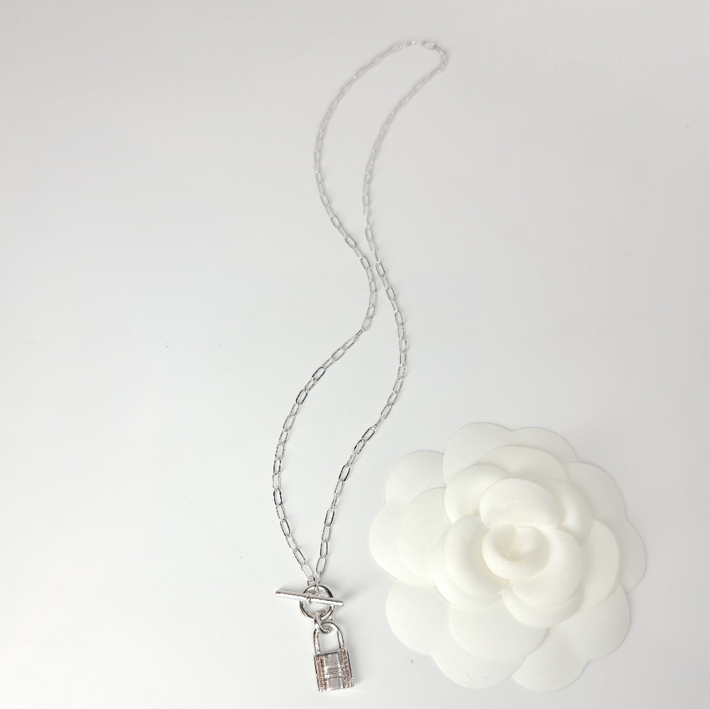 Trendy Padlock Toggle Paperclip Necklace NEW - Picture 5 of 11